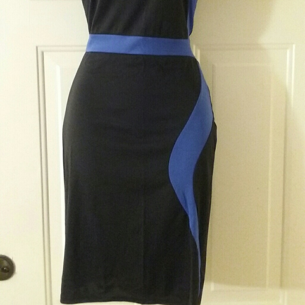 Dress - Picture 3 of 3